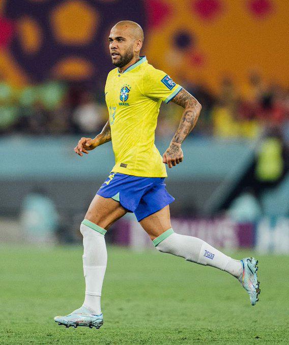Dani Alves queda en libertad tras delito de violación: la millonaria cifra que deberá pagar y la prohibición que tiene
