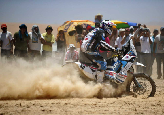 El Dakar, mano a mano entre Peterhansel y Roma.