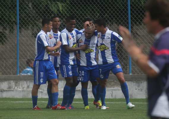 Victoria es súper líder en Honduras tras jornada polémica