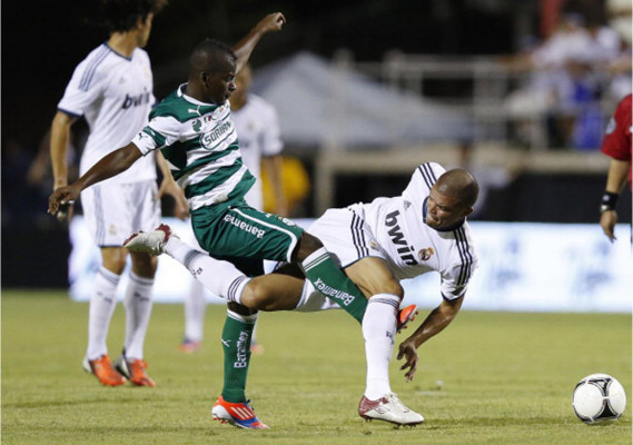 El Real Madrid sufre para imponerse al Santos Laguna