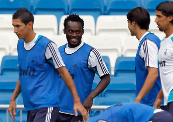 Imágenes del primer entrenamiento de Essien con el Real Madrid.