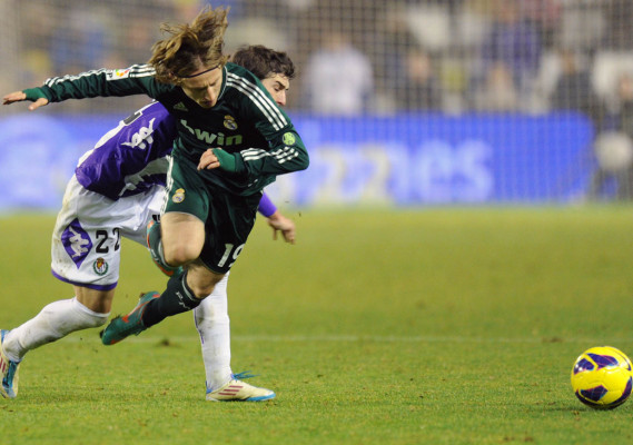 Doblete de Özil y gana el Real Madrid.