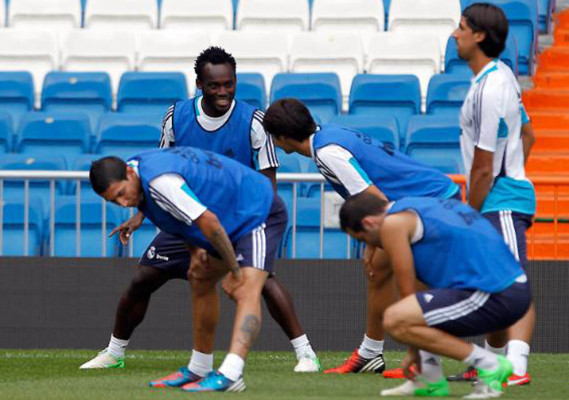 Imágenes del primer entrenamiento de Essien con el Real Madrid.