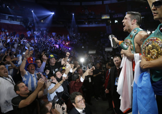 Las mejores imágenes de la pelea Chávez JR. vs Maravilla Martínez.