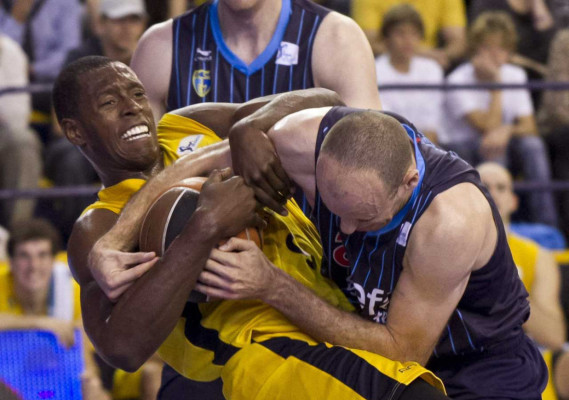 Acción deportiva mundial en graficas .