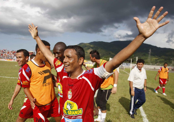 Victoria es súper líder en Honduras tras jornada polémica