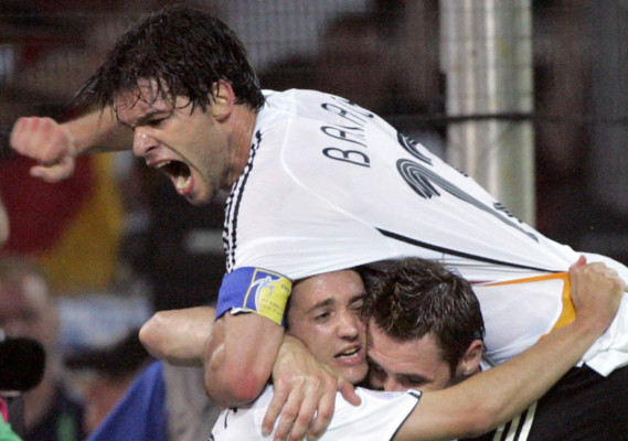 Michael Ballack confirmó el fin de su brillante carrera.