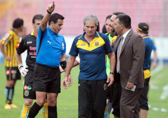 Benigno Pineda anunció su retiro del arbitraje