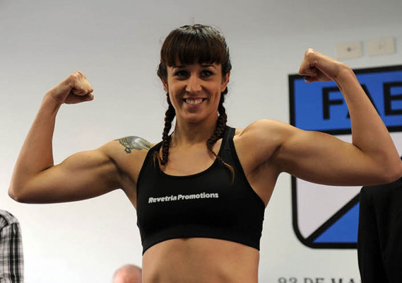 Chris Namús (el bombón asesino)