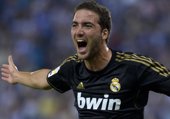 Barcelona ya es líder y el Real Madrid arrasa con triplete de Higuaín