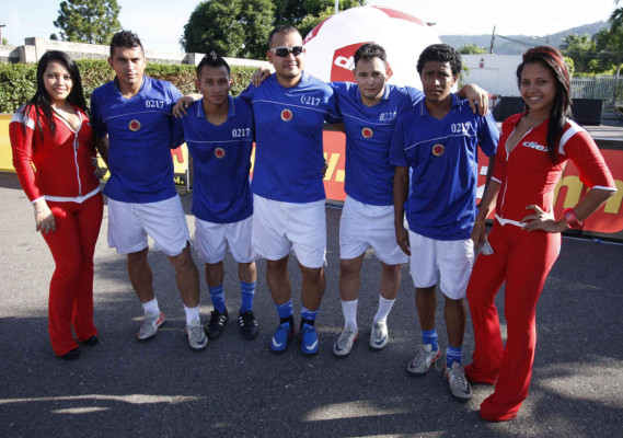 Fotos de fútbol calle organizado por DIEZ.