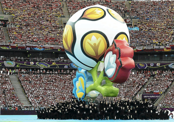 La ceremonia de inauguración de la Eurocopa 2012