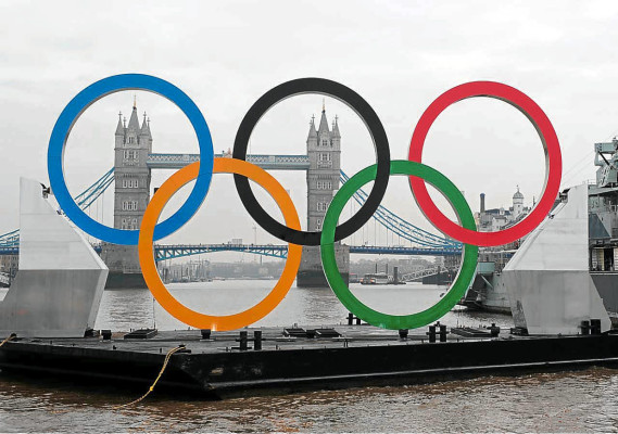 Cóctel Deportivo internacional .