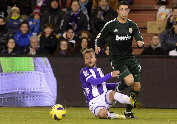 Doblete de Özil y gana el Real Madrid.