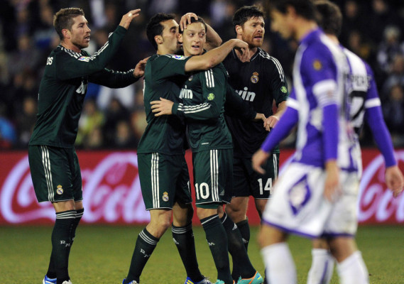 Doblete de Özil y gana el Real Madrid.