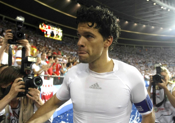 Michael Ballack confirmó el fin de su brillante carrera.