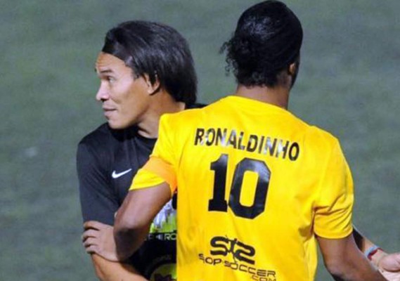 VIDEO: Rambo de León se luce con golazo frente a Ronaldinho