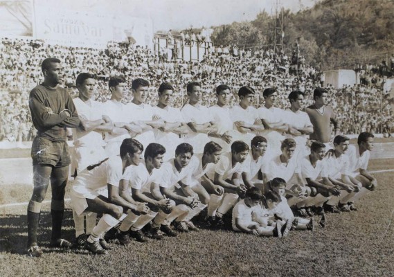 Colección de fotos históricas del Olimpia en su 103 aniversario