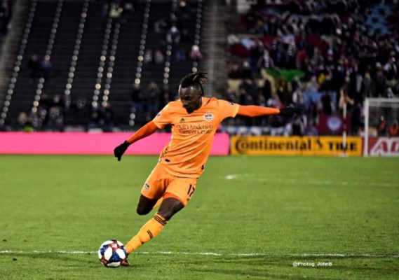 FICHAJES: Vuelve Tyson, dos uruguayos a dirigir en Honduras y; ¿nuevo legionario?