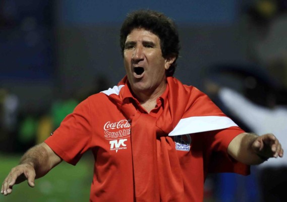 Héctor Vargas sobre el juez Armando Castro: 'Le molesta que el equipo gane'