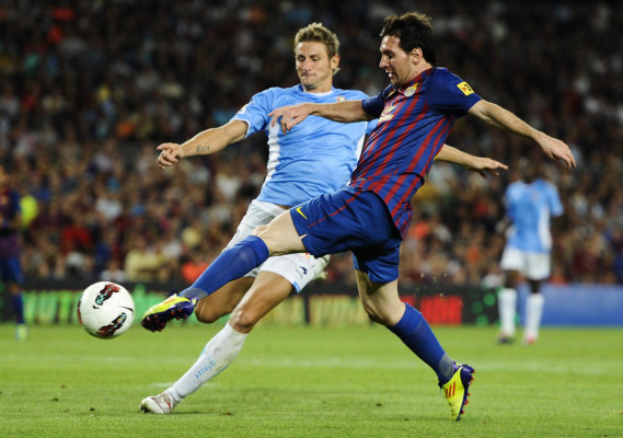 Barça despeja dudas humillando a Osasuna