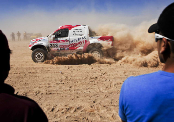 El Dakar, mano a mano entre Peterhansel y Roma.