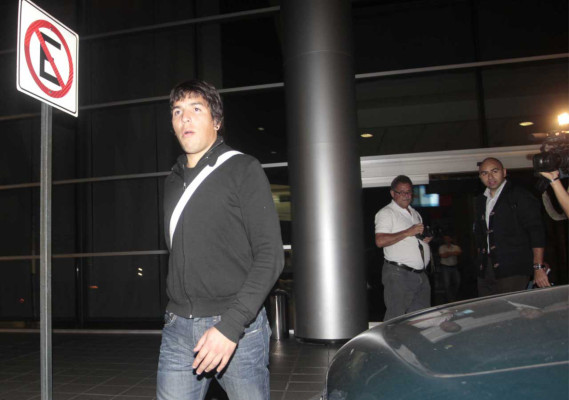 Sebastián Rosano ya la suda con Olimpia