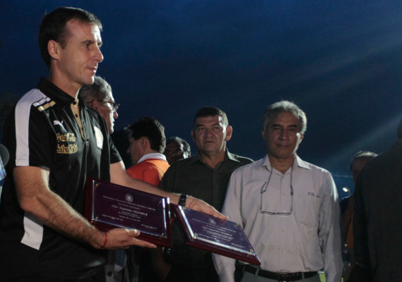 Olimpia llevó alegría a la Universidad Pedagógica