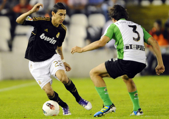 Valencia empata con el Barça y lidera la Liga española