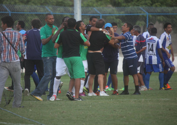 Victoria es súper líder en Honduras tras jornada polémica