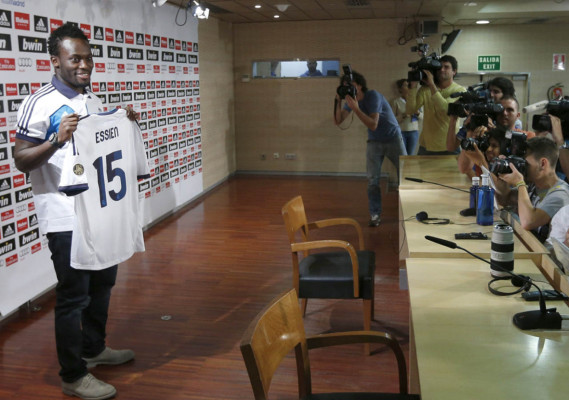 Imágenes del primer entrenamiento de Essien con el Real Madrid.