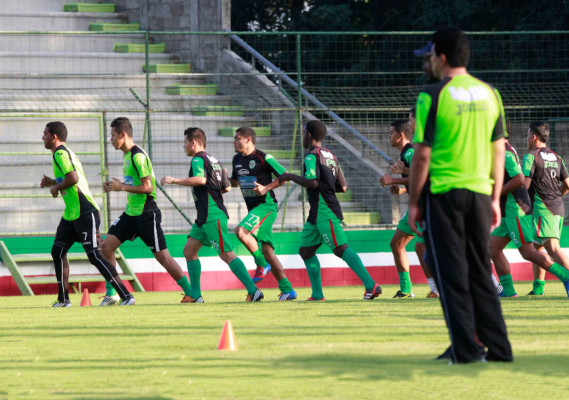 Marathón arranca pretemporada al mando de Carlos Martínez.
