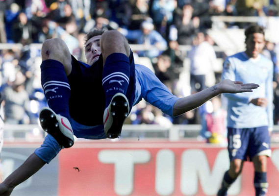 Acción deportiva mundial en graficas .