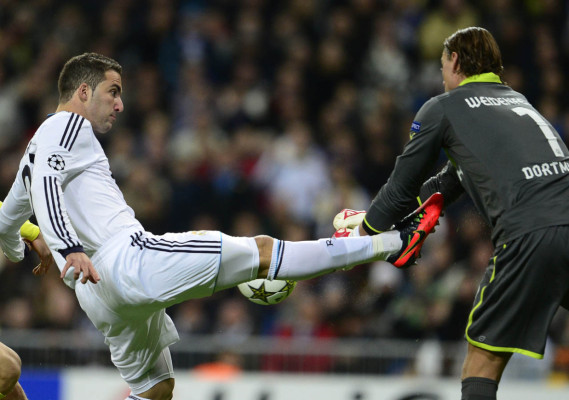 Özil salvó al Madrid de los fantasmas alemanes.