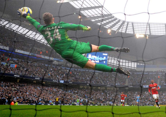 Fiesta del fútbol en la ciudad de Manchester.
