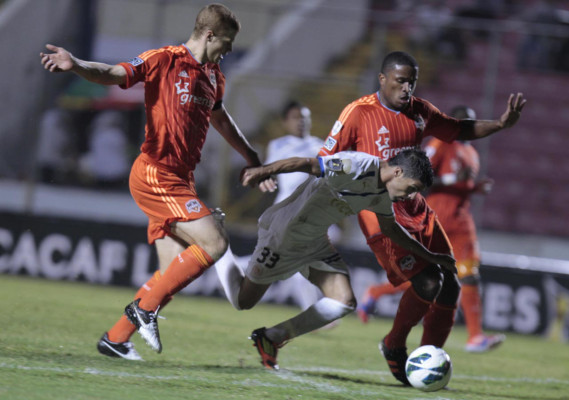 Olimpia perdonó al Houston Dynamo