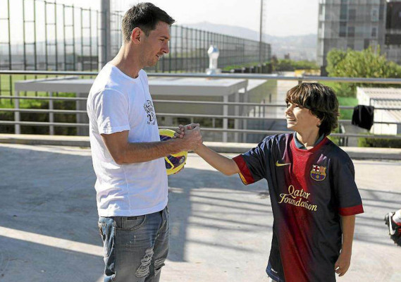 Gabriel Muniz, niño brasileño sin pies, cumple su sueño.