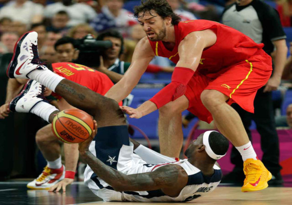 Estados Unidos vence a España y es campeón en básquetbol‎.