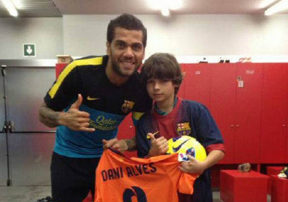 Gabriel Muniz, niño brasileño sin pies, cumple su sueño.