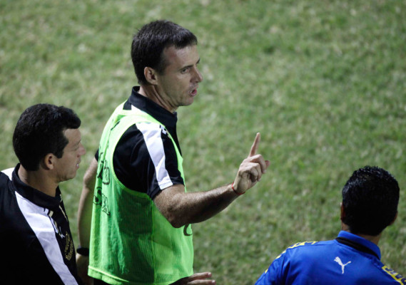 Clásico Real España-Olimpia en imágenes