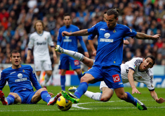 El Real Madrid golea al Getafe antes del clásico.