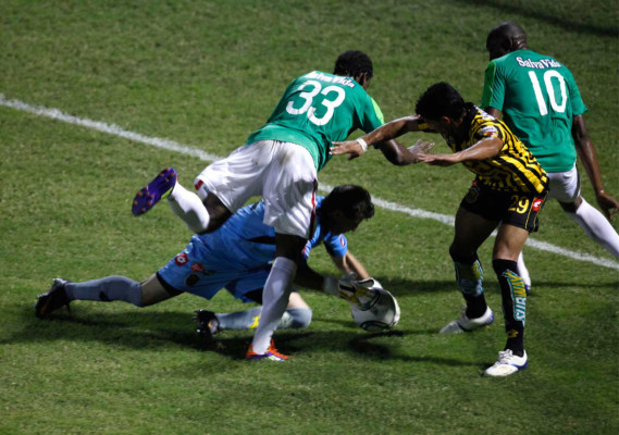 Clásico sampedrano se pintó de verde .