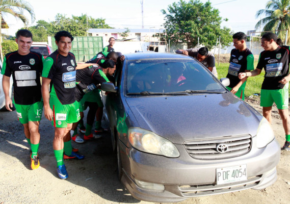 Marathón arranca pretemporada al mando de Carlos Martínez.