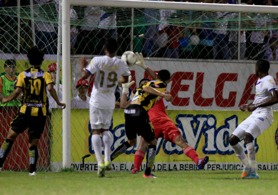 Clásico Real España-Olimpia en imágenes