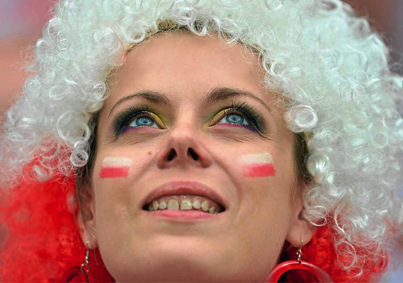 Las mejores fotos de las chicas de la Euro 2012.
