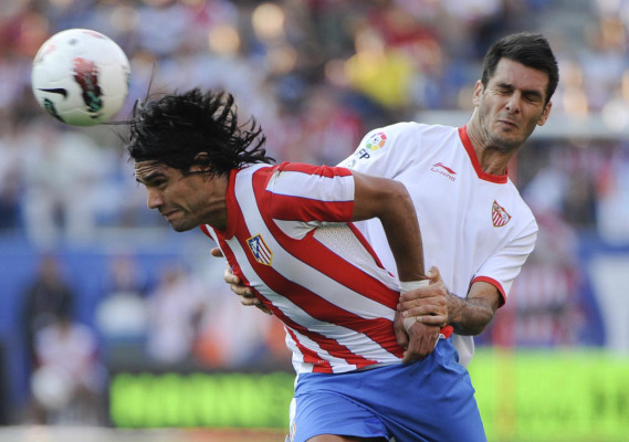 Barcelona ya es líder y el Real Madrid arrasa con triplete de Higuaín