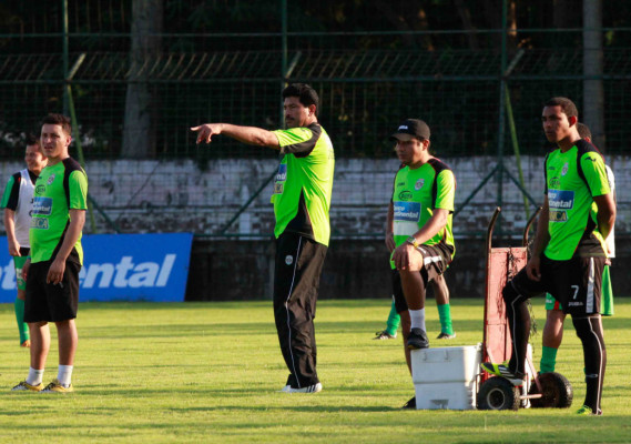 Marathón arranca pretemporada al mando de Carlos Martínez.
