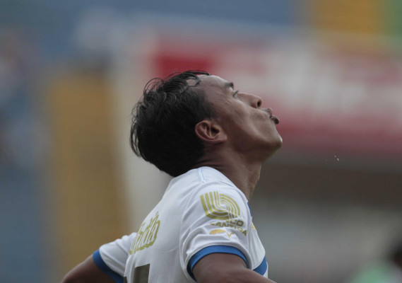 Victoria es súper líder en Honduras tras jornada polémica