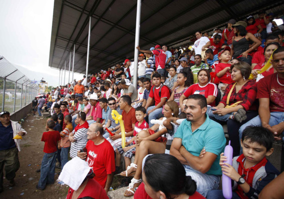 Victoria es súper líder en Honduras tras jornada polémica