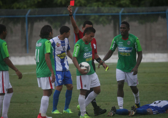 Victoria es súper líder en Honduras tras jornada polémica